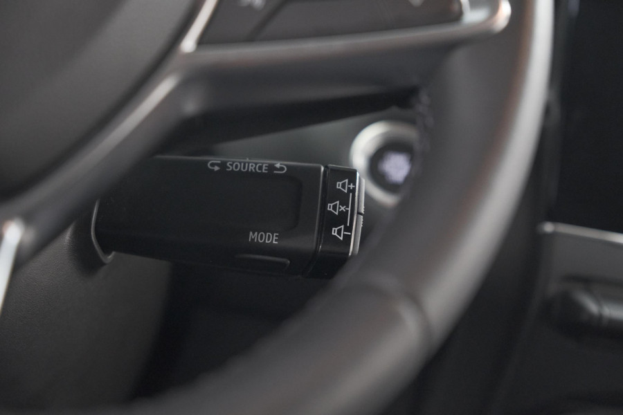 Renault Captur 1.6 E-Tech full hybrid 145 techno | Allseason Banden | Pack Full Screen | Camera | Navigatie