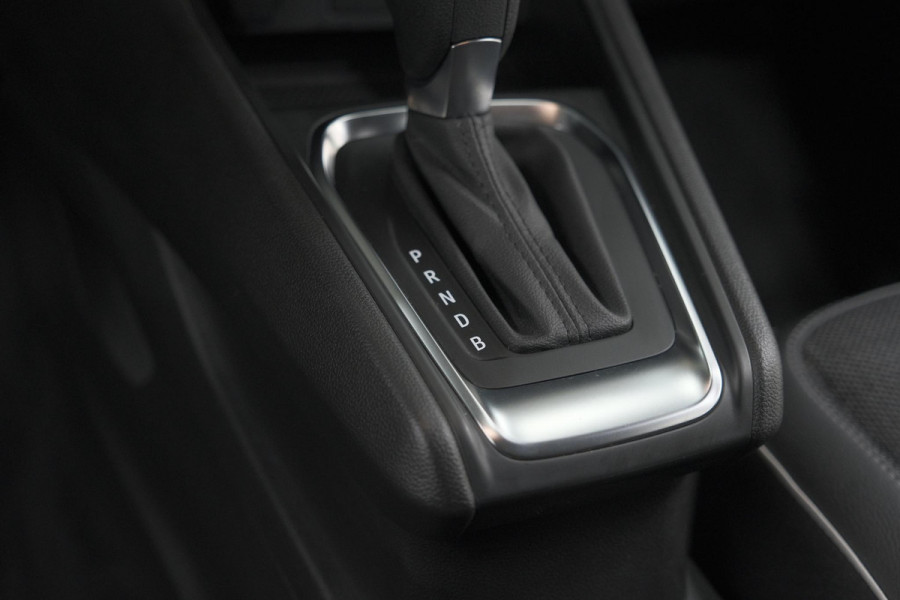 Renault Captur 1.6 E-Tech full hybrid 145 techno | Allseason Banden | Pack Full Screen | Camera | Navigatie