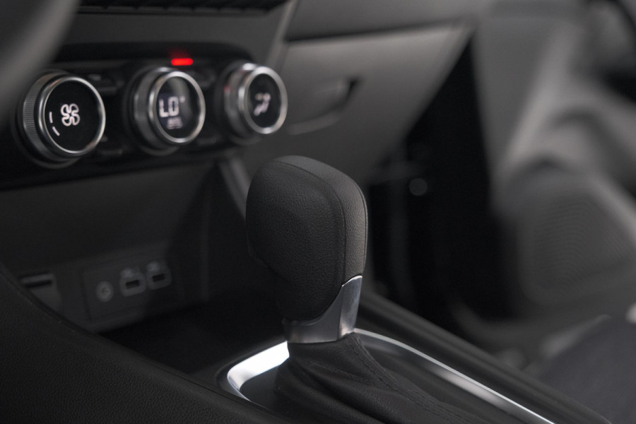 Renault Captur 1.6 E-Tech full hybrid 145 techno | Allseason Banden | Pack Full Screen | Camera | Navigatie