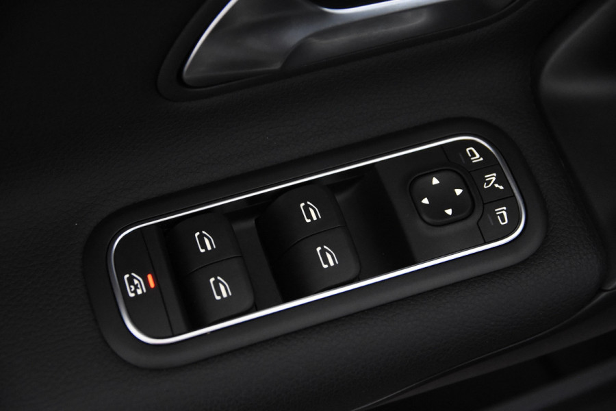 Mercedes-Benz A-Klasse 180 *1ste Eigenaar*Leer*Stoelverwarming*Navigatie*