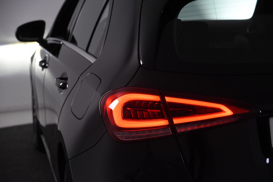 Mercedes-Benz A-Klasse 180 *1ste Eigenaar*Leer*Stoelverwarming*Navigatie*