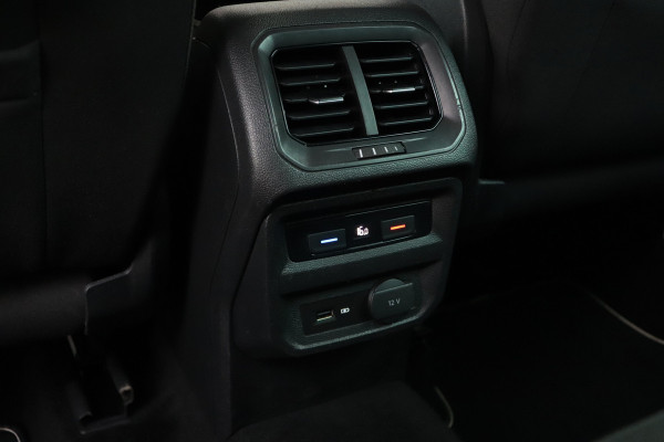Volkswagen Tiguan 1.5 TSI DSG Massage Trekhaak ACC