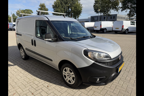 Fiat Doblò Cargo 1.3 MJ L1H1 Actual / vaste prijs rijklaar € 6950 ex btw / lease vanaf € 117 / euro 6 / bpm vrij / airco / trekhaak / schuifdeur / zilver metallic !