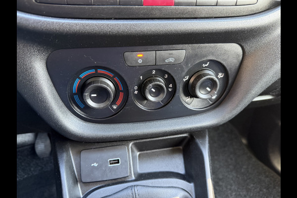 Fiat Doblò Cargo 1.3 MJ L1H1 Actual / vaste prijs rijklaar € 6950 ex btw / lease vanaf € 117 / euro 6 / bpm vrij / airco / trekhaak / schuifdeur / zilver metallic !