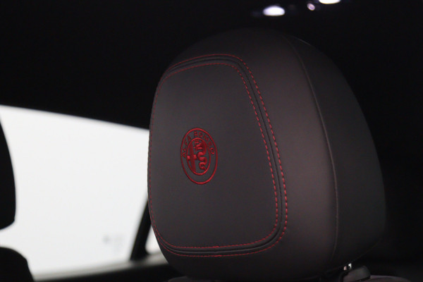 Alfa Romeo Tonale 1.3 Ibrida Plug-In Q4 Veloce 270 PK, Adap. Onderstel, Leder-Alcantara, Camera