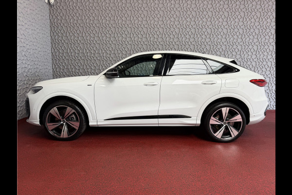 Audi Q5 Sportback 2.0 e-hybrid quattro 299 PK S line | Pass Display | 360.Cam | 100 KM EV | Pano | Matrix | 21"
