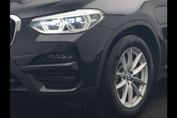 BMW X3 xDrive30e Advantage PHEV 293pk Dealer O.H | Trekhaak Af Fabriek | Head Up | Camera | Adaptief Onderstel | Cruise Control | Sportstoelen Verwarmd | Keyless | BLIS | Apple Carplay | Adaptive LED | Navigatie | Virtual | DAB | 18"L.M | Plug In Hybrid |