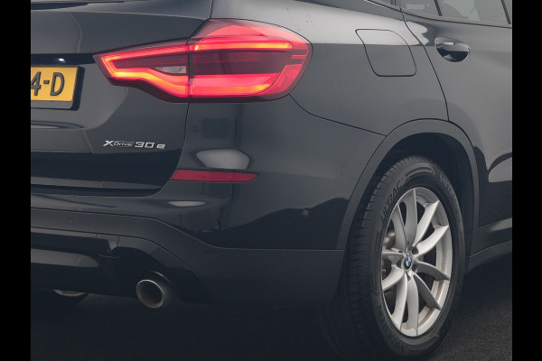 BMW X3 xDrive30e Advantage PHEV 293pk Dealer O.H | Trekhaak Af Fabriek | Head Up | Camera | Adaptief Onderstel | Cruise Control | Sportstoelen Verwarmd | Keyless | BLIS | Apple Carplay | Adaptive LED | Navigatie | Virtual | DAB | 18"L.M | Plug In Hybrid |