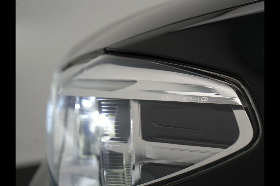 BMW X3 xDrive30e Advantage PHEV 293pk Dealer O.H | Trekhaak Af Fabriek | Head Up | Camera | Adaptief Onderstel | Cruise Control | Sportstoelen Verwarmd | Keyless | BLIS | Apple Carplay | Adaptive LED | Navigatie | Virtual | DAB | 18"L.M | Plug In Hybrid |