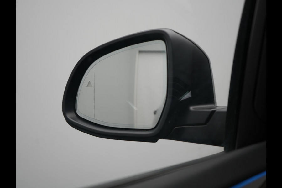 BMW X3 xDrive30e Advantage PHEV 293pk Dealer O.H | Trekhaak Af Fabriek | Head Up | Camera | Adaptief Onderstel | Cruise Control | Sportstoelen Verwarmd | Keyless | BLIS | Apple Carplay | Adaptive LED | Navigatie | Virtual | DAB | 18"L.M | Plug In Hybrid |