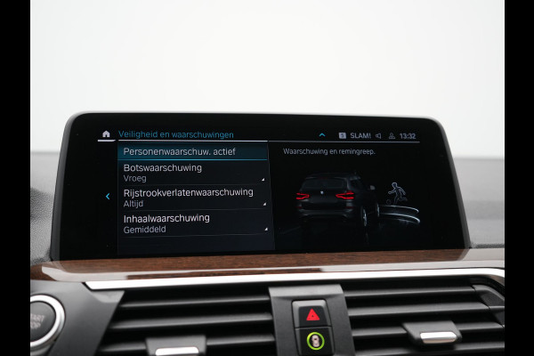 BMW X3 xDrive30e Advantage PHEV 293pk Dealer O.H | Trekhaak Af Fabriek | Head Up | Camera | Adaptief Onderstel | Cruise Control | Sportstoelen Verwarmd | Keyless | BLIS | Apple Carplay | Adaptive LED | Navigatie | Virtual | DAB | 18"L.M | Plug In Hybrid |
