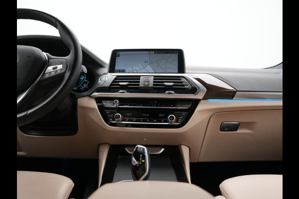 BMW X3 xDrive30e Advantage PHEV 293pk Dealer O.H | Trekhaak Af Fabriek | Head Up | Camera | Adaptief Onderstel | Cruise Control | Sportstoelen Verwarmd | Keyless | BLIS | Apple Carplay | Adaptive LED | Navigatie | Virtual | DAB | 18"L.M | Plug In Hybrid |