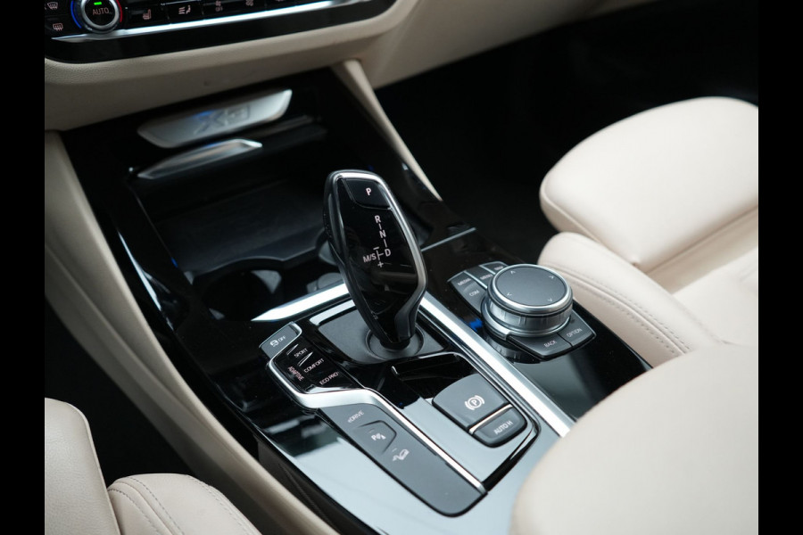 BMW X3 xDrive30e Advantage PHEV 293pk Dealer O.H | Trekhaak Af Fabriek | Head Up | Camera | Adaptief Onderstel | Cruise Control | Sportstoelen Verwarmd | Keyless | BLIS | Apple Carplay | Adaptive LED | Navigatie | Virtual | DAB | 18"L.M | Plug In Hybrid |