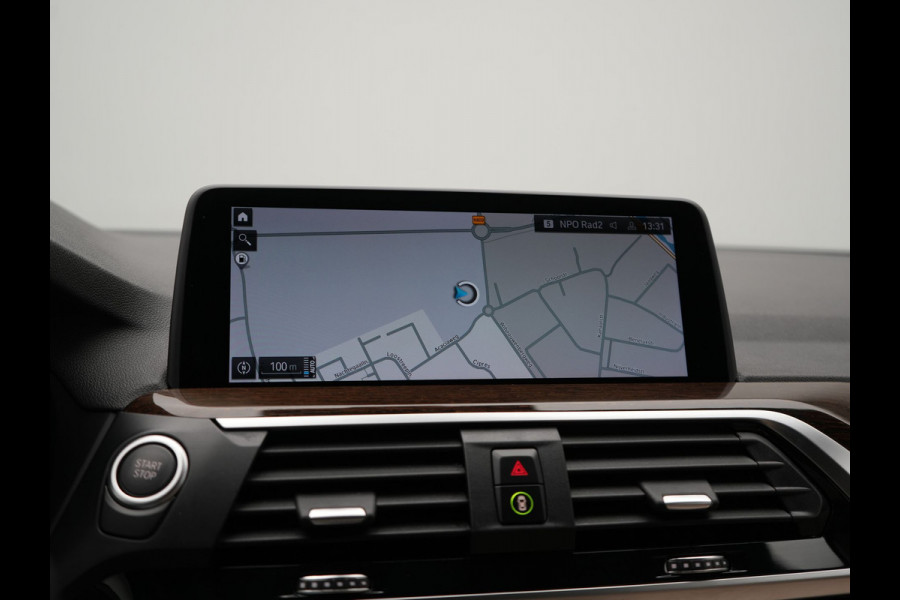 BMW X3 xDrive30e Advantage PHEV 293pk Dealer O.H | Trekhaak Af Fabriek | Head Up | Camera | Adaptief Onderstel | Cruise Control | Sportstoelen Verwarmd | Keyless | BLIS | Apple Carplay | Adaptive LED | Navigatie | Virtual | DAB | 18"L.M | Plug In Hybrid |