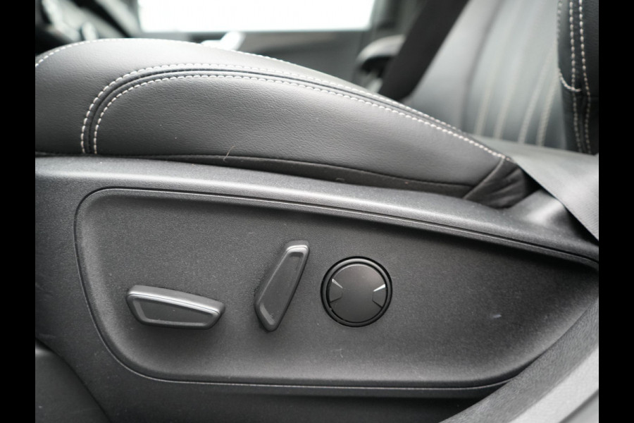 Ford Kuga 2.5 Vignale PHEV 225pk Dealer O.H. | Trekhaak Af Fabriek | Panodak | Adaptive Cruise | Head Up | 360 Camera | Bang & Olufsen | Lederen Comfortstoelen Memory & Verwarmd | Stuur Verwarmd | Apple Carplay | Blis | Keyless | DAB | Navigatie | 20"L.M | Plug In Hybrid |