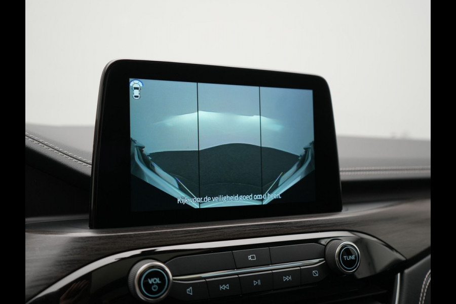 Ford Kuga 2.5 Vignale PHEV 225pk Dealer O.H. | Trekhaak Af Fabriek | Panodak | Adaptive Cruise | Head Up | 360 Camera | Bang & Olufsen | Lederen Comfortstoelen Memory & Verwarmd | Stuur Verwarmd | Apple Carplay | Blis | Keyless | DAB | Navigatie | 20"L.M | Plug In Hybrid |