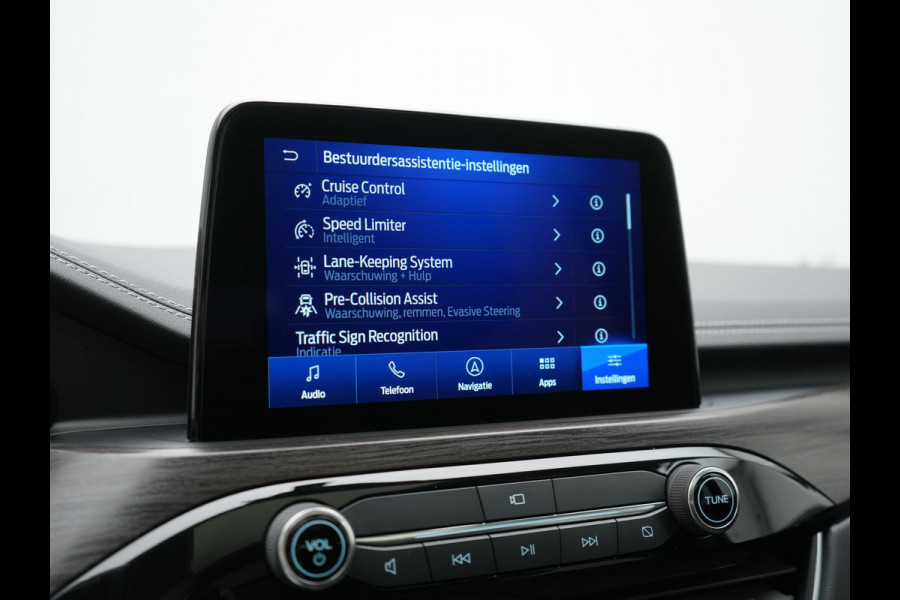 Ford Kuga 2.5 Vignale PHEV 225pk Dealer O.H. | Trekhaak Af Fabriek | Panodak | Adaptive Cruise | Head Up | 360 Camera | Bang & Olufsen | Lederen Comfortstoelen Memory & Verwarmd | Stuur Verwarmd | Apple Carplay | Blis | Keyless | DAB | Navigatie | 20"L.M | Plug In Hybrid |