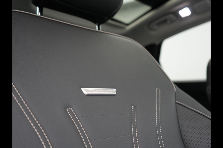 Ford Kuga 2.5 Vignale PHEV 225pk Dealer O.H. | Trekhaak Af Fabriek | Panodak | Adaptive Cruise | Head Up | 360 Camera | Bang & Olufsen | Lederen Comfortstoelen Memory & Verwarmd | Stuur Verwarmd | Apple Carplay | Blis | Keyless | DAB | Navigatie | 20"L.M | Plug In Hybrid |