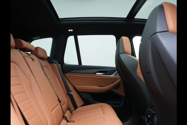 BMW X3 xDrive30e M Sport PHEV 293pk Dealer O.H. | Panodak | Adaptive Cruise | Head Up | 360 Camera | Harman / Kardon | Lederen Competition Stoelen Memory & Verewarmd | Stuur Verwarmd | Blis | Adaptive LED | Apple Carplay | Sfeerverlichting | Plug In Hybrid |