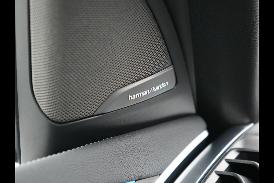 BMW X3 xDrive30e M Sport PHEV 293pk Dealer O.H. | Panodak | Adaptive Cruise | Head Up | 360 Camera | Harman / Kardon | Lederen Competition Stoelen Memory & Verewarmd | Stuur Verwarmd | Blis | Adaptive LED | Apple Carplay | Sfeerverlichting | Plug In Hybrid |