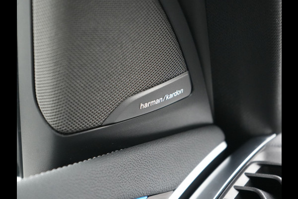 BMW X3 xDrive30e M Sport PHEV 293pk Dealer O.H. | Panodak | Adaptive Cruise | Head Up | 360 Camera | Harman / Kardon | Lederen Competition Stoelen Memory & Verewarmd | Stuur Verwarmd | Blis | Adaptive LED | Apple Carplay | Sfeerverlichting | Plug In Hybrid |
