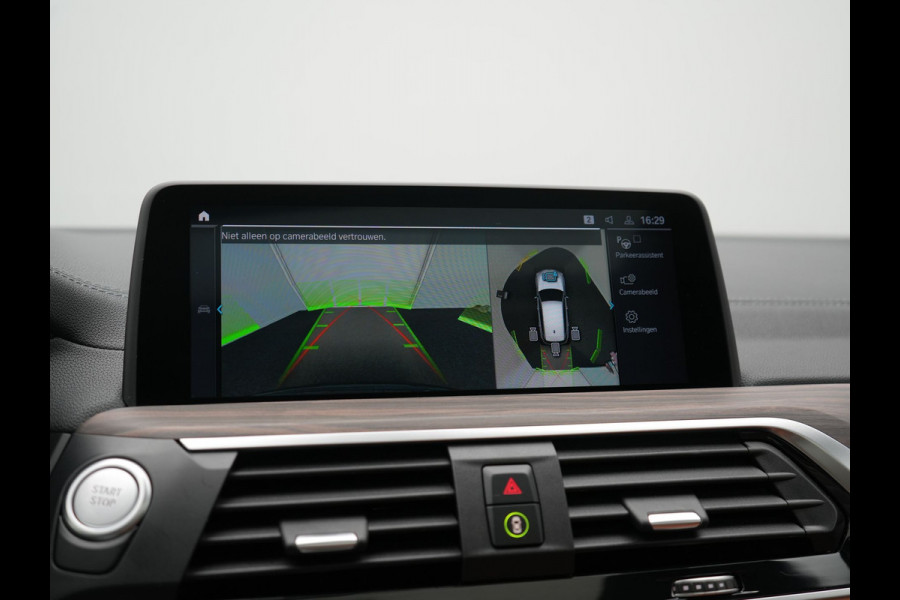 BMW X3 xDrive30e M Sport PHEV 293pk Dealer O.H. | Panodak | Adaptive Cruise | Head Up | 360 Camera | Harman / Kardon | Lederen Competition Stoelen Memory & Verewarmd | Stuur Verwarmd | Blis | Adaptive LED | Apple Carplay | Sfeerverlichting | Plug In Hybrid |