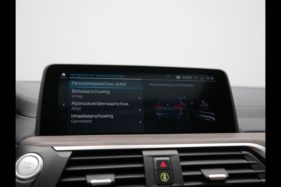 BMW X3 xDrive30e M Sport PHEV 293pk Dealer O.H. | Panodak | Adaptive Cruise | Head Up | 360 Camera | Harman / Kardon | Lederen Competition Stoelen Memory & Verewarmd | Stuur Verwarmd | Blis | Adaptive LED | Apple Carplay | Sfeerverlichting | Plug In Hybrid |
