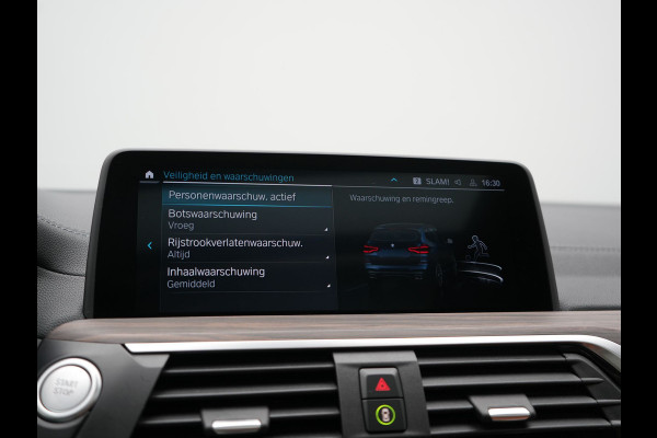 BMW X3 xDrive30e M Sport PHEV 293pk Dealer O.H. | Panodak | Adaptive Cruise | Head Up | 360 Camera | Harman / Kardon | Lederen Competition Stoelen Memory & Verewarmd | Stuur Verwarmd | Blis | Adaptive LED | Apple Carplay | Sfeerverlichting | Plug In Hybrid |