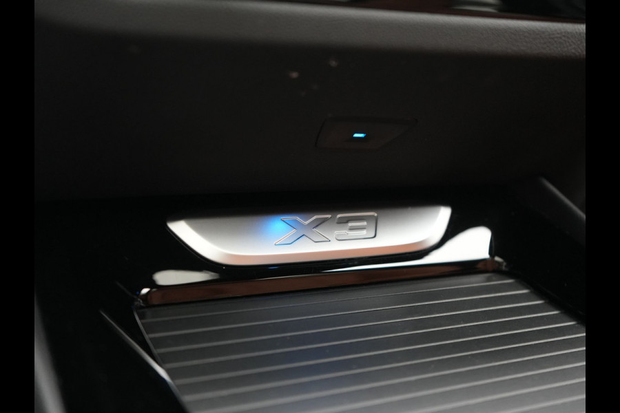 BMW X3 xDrive30e M Sport PHEV 293pk Dealer O.H. | Panodak | Adaptive Cruise | Head Up | 360 Camera | Harman / Kardon | Lederen Competition Stoelen Memory & Verewarmd | Stuur Verwarmd | Blis | Adaptive LED | Apple Carplay | Sfeerverlichting | Plug In Hybrid |