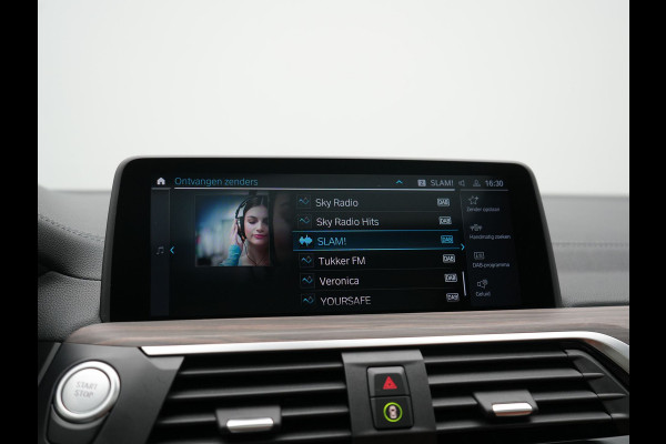 BMW X3 xDrive30e M Sport PHEV 293pk Dealer O.H. | Panodak | Adaptive Cruise | Head Up | 360 Camera | Harman / Kardon | Lederen Competition Stoelen Memory & Verewarmd | Stuur Verwarmd | Blis | Adaptive LED | Apple Carplay | Sfeerverlichting | Plug In Hybrid |