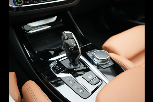 BMW X3 xDrive30e M Sport PHEV 293pk Dealer O.H. | Panodak | Adaptive Cruise | Head Up | 360 Camera | Harman / Kardon | Lederen Competition Stoelen Memory & Verewarmd | Stuur Verwarmd | Blis | Adaptive LED | Apple Carplay | Sfeerverlichting | Plug In Hybrid |