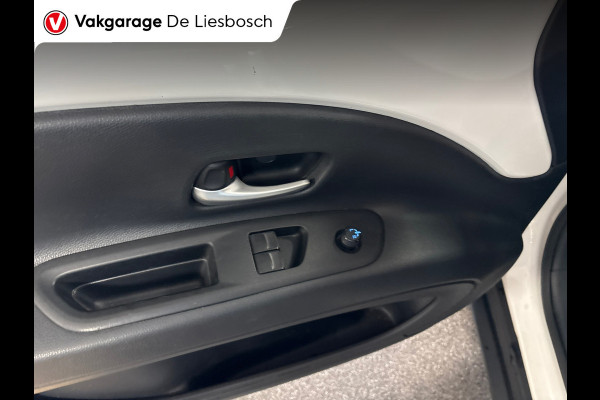Toyota Aygo X 1.0 VVT-i MT first / apple /stoelverw /cruisec /camera/pdc/clima/boeken