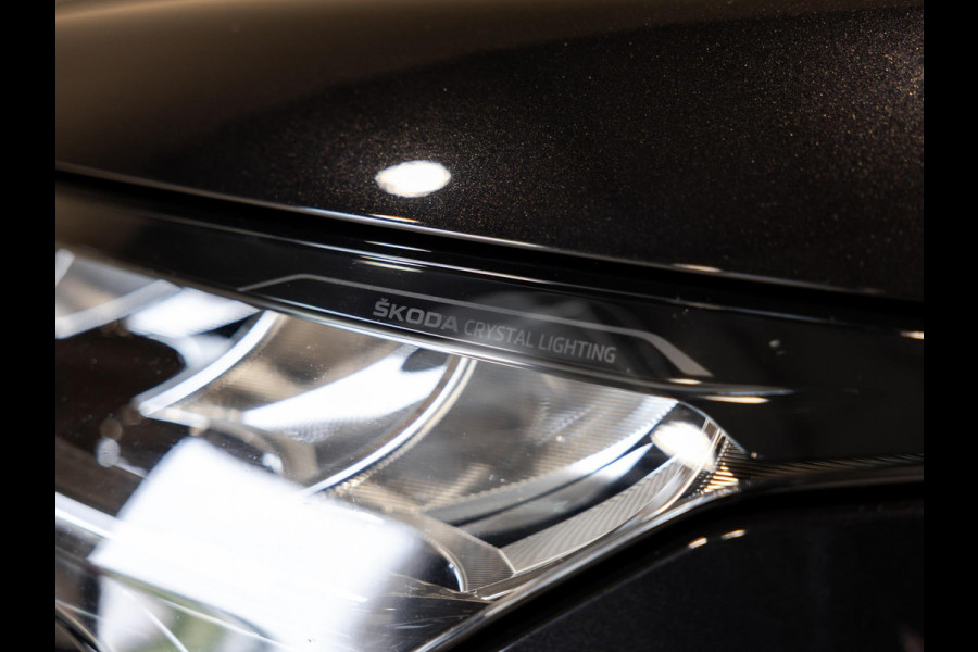 Škoda ENYAQ iV 60 SOH 91% / 180pk / Panorama dak / Trekhaak / Warmtepomp / Dodehoek herkenning /