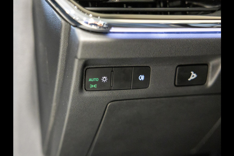 Škoda ENYAQ iV 60 SOH 91% / 180pk / Panorama dak / Trekhaak / Warmtepomp / Dodehoek herkenning /