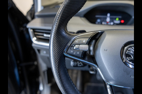 Škoda ENYAQ iV 60 SOH 91% / 180pk / Panorama dak / Trekhaak / Warmtepomp / Dodehoek herkenning /
