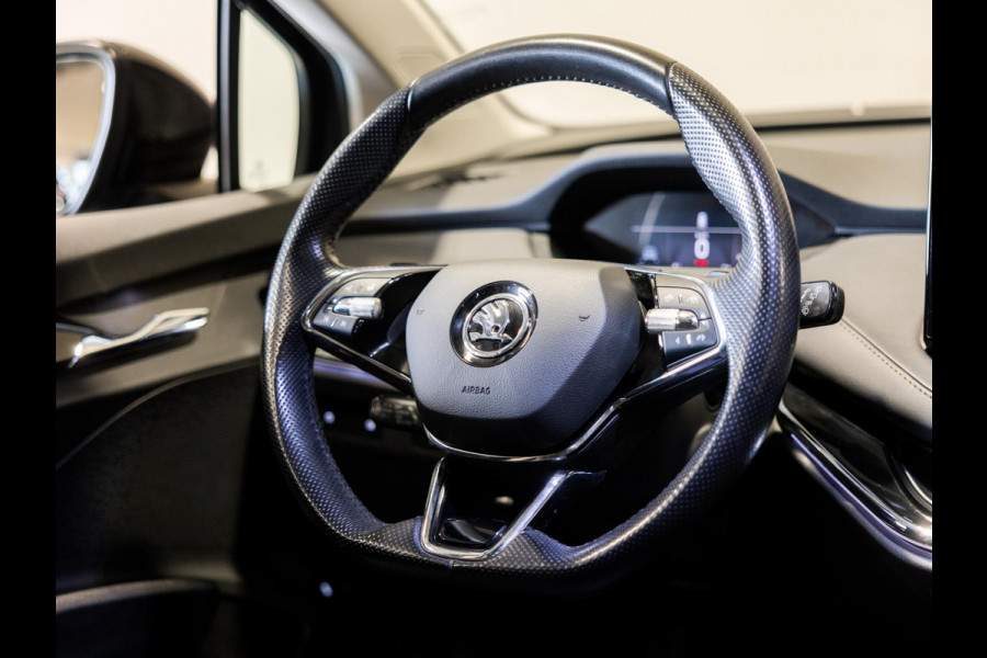 Škoda ENYAQ iV 60 SOH 91% / 180pk / Panorama dak / Trekhaak / Warmtepomp / Dodehoek herkenning /