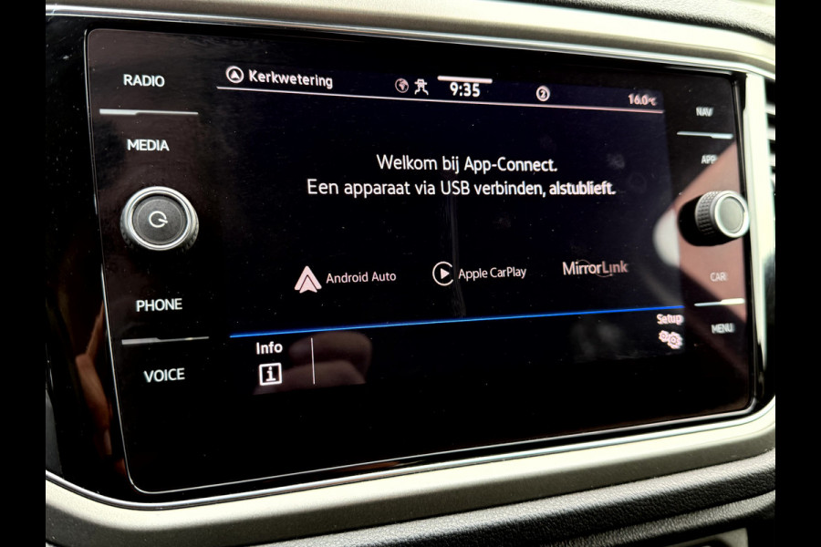 Volkswagen T-Roc 1.0 TSI Style Camera, App Connect, Elek.Achterklep, Trekhaak