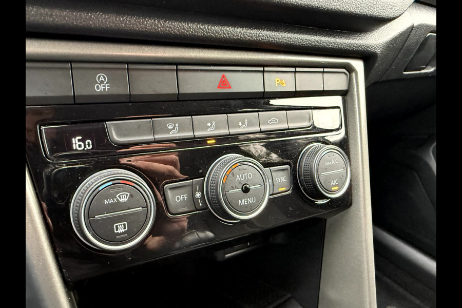 Volkswagen T-Roc 1.0 TSI Style Camera, App Connect, Elek.Achterklep, Trekhaak