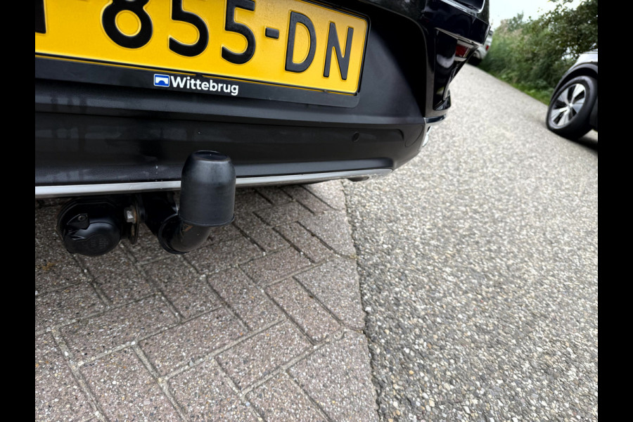Volkswagen T-Roc 1.0 TSI Style Camera, App Connect, Elek.Achterklep, Trekhaak