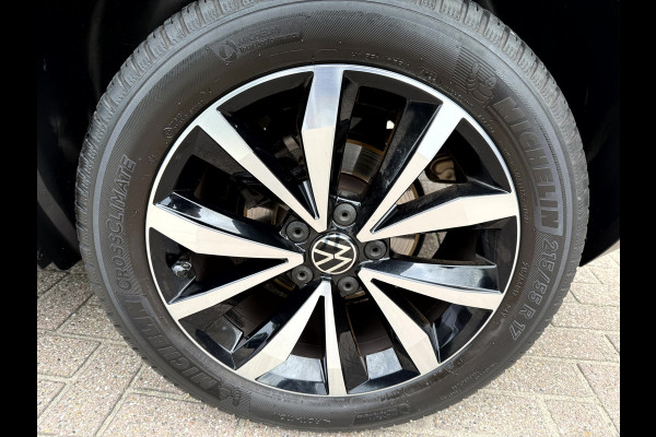 Volkswagen T-Roc 1.0 TSI Style Camera, App Connect, Elek.Achterklep, Trekhaak