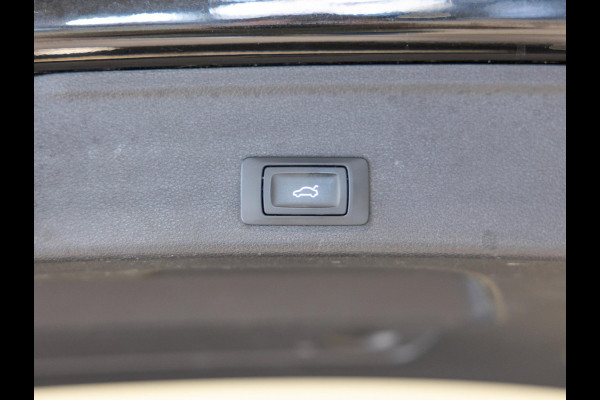 Audi A4 Avant 35 TFSI Advanced Edition / 150pk / Panorama dak / Leder / Stoelverwarming /