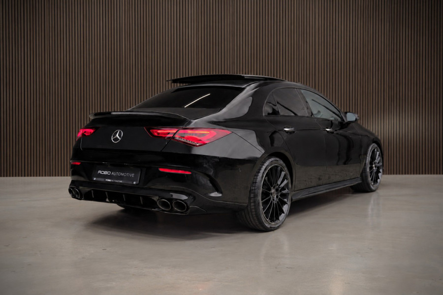 Mercedes-Benz CLA-Klasse 180 Business Solution AMG | Panoramadak | Camera | Dodehoekdetectie | Keyless | Midline Sound | Stoelverwarming | Ambiance Verlichting | Navigatie | LED | Cruise Control |