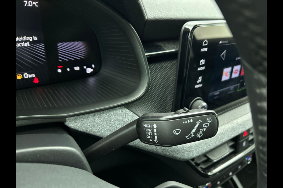 Škoda Kamiq 1.0 TSI Business Edition DSG Navigatie Climate control Cruise control LED Keyless Achteruitrijcamera Parkeersensoren Apple Carplay/ Android Auto Radio
