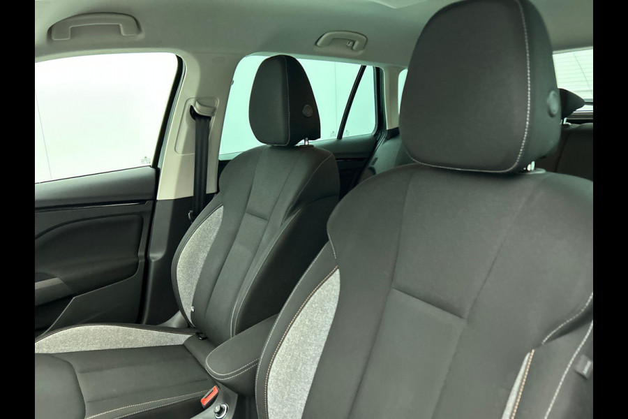 Škoda Kamiq 1.0 TSI Business Edition DSG Navigatie Climate control Cruise control LED Keyless Achteruitrijcamera Parkeersensoren Apple Carplay/ Android Auto Radio