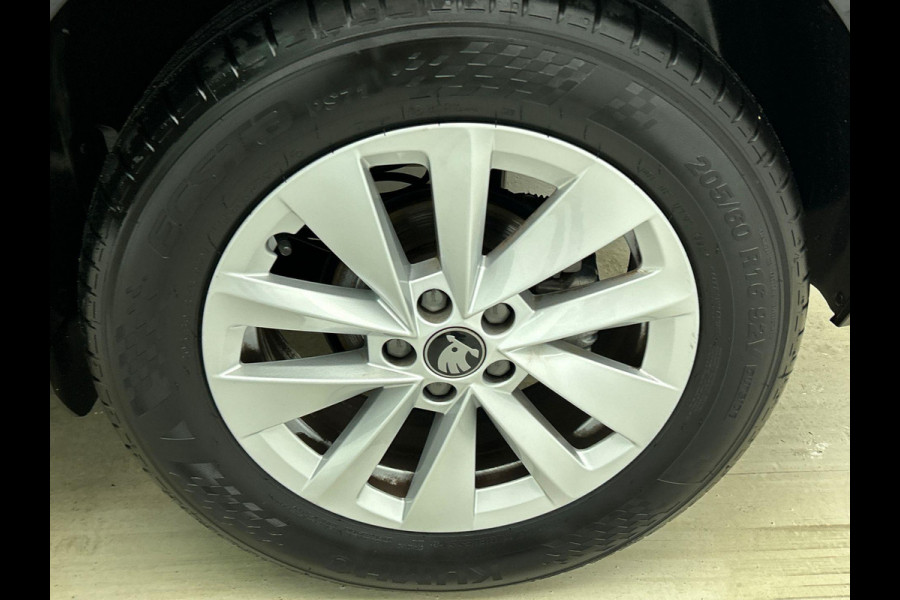 Škoda Kamiq 1.0 TSI Business Edition DSG Navigatie Climate control Cruise control LED Keyless Achteruitrijcamera Parkeersensoren Apple Carplay/ Android Auto Radio
