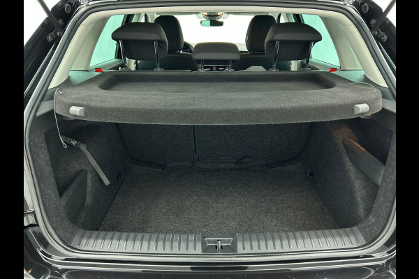 Škoda Kamiq 1.0 TSI Business Edition DSG Navigatie Climate control Cruise control LED Keyless Achteruitrijcamera Parkeersensoren Apple Carplay/ Android Auto Radio