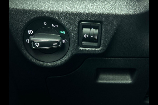Škoda Kamiq 1.0 TSI Business Edition DSG Navigatie Climate control Cruise control LED Keyless Achteruitrijcamera Parkeersensoren Apple Carplay/ Android Auto Radio