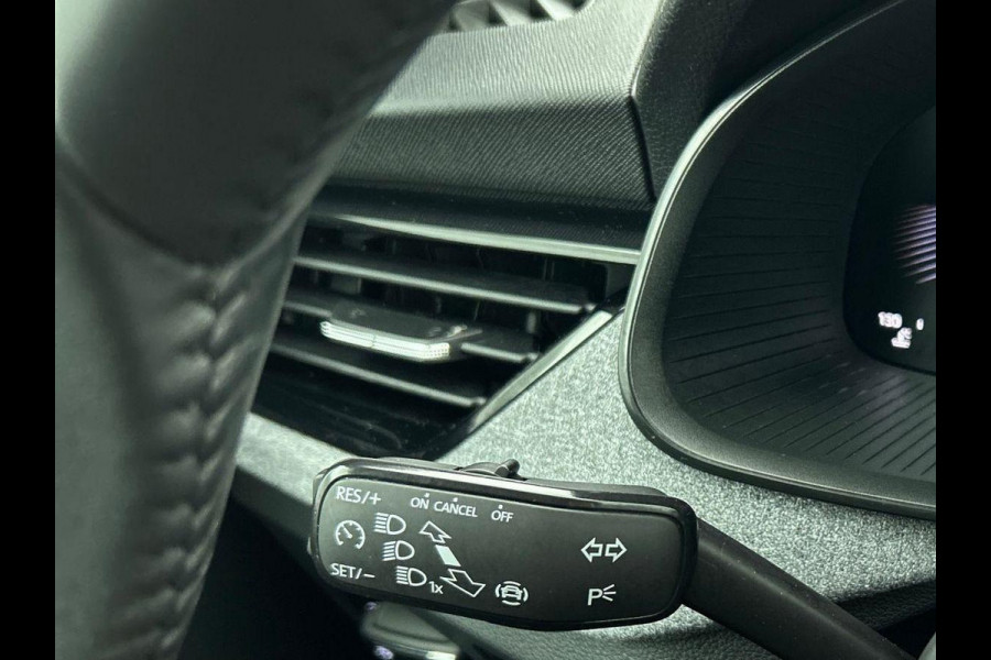 Škoda Kamiq 1.0 TSI Business Edition DSG Navigatie Climate control Cruise control LED Keyless Achteruitrijcamera Parkeersensoren Apple Carplay/ Android Auto Radio