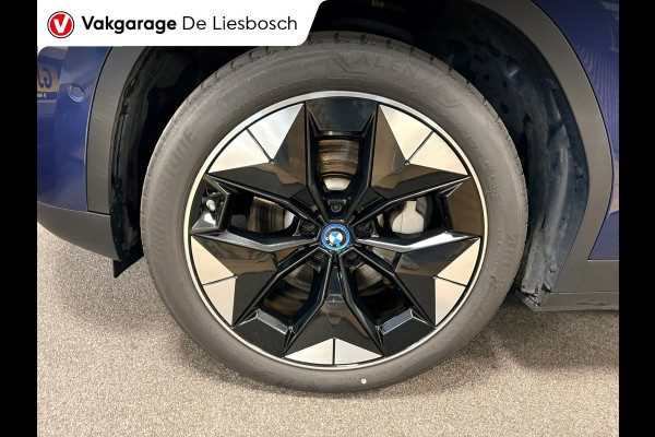 BMW iX3 High Executive 80 kWh / Panoramadak / trekhaak / leder / head-up
