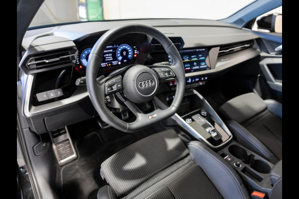Audi A3 Limousine 30 TFSI 2x S-Line edition / 110pk / Panorama dak / Trekhaak /